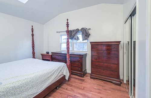 Elmont Apartment | New York Abode w/ Fire Pit, Near Lower Manhattan!