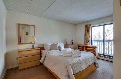 Killington Condo | Pico Mountain Condo: Ski On/Off, Close to Killington. C307