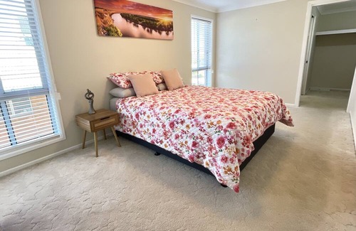 Inverell House | Spacious Inverell home suitable for 10 guests