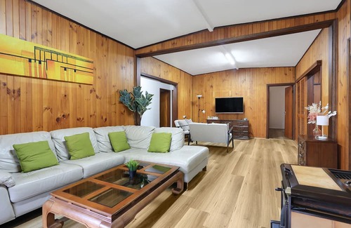 Londonderry Other | Farm stay for14 people with Swimming pool, Sauna, pool table.