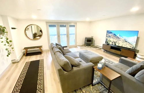 Nederland Villa | Granite Rock Retreat Villa with Incredible Views