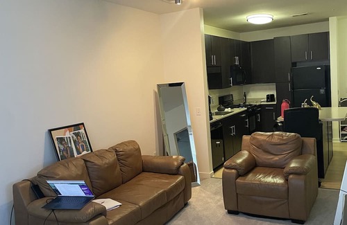 Wood-Ridge Apartment | Quiet, modern cozy home near all the excitement of NYC