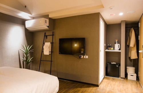 Sanchong Hotel | Giant Rich Hotel