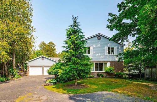 Elora House | Large river front home minutes from downtown Elora!