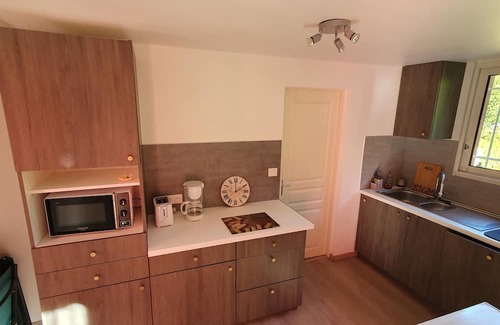 Bagneres-de-Luchon House | Agréable Maison Avec Terrasse et Parking Privé, sur la Route de Superbagnères
