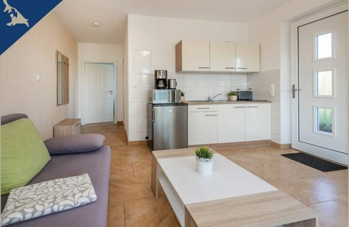 Kachlin House | Apartment Sonneneck near lake