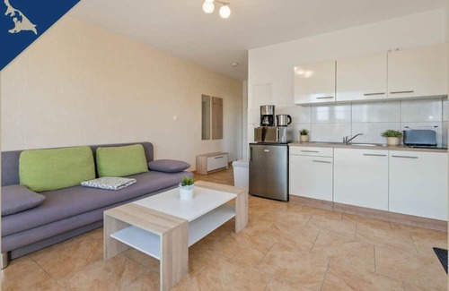 Kachlin House | Apartment Sonneneck near lake