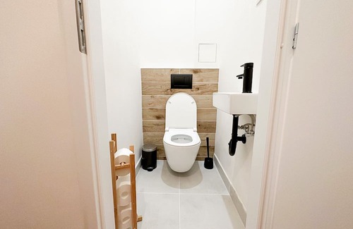 Vinohrady Apartment | Cozy 2kk Apartment in the Heart of Vinohrady. Pet-Friendly!