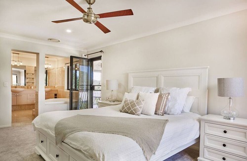 Oxenford House | Luxurary Family Home with Mt Views