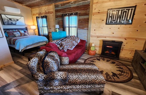 Whitesboro Other | Big Red Barn & Bed