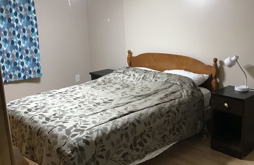 Dickinson Condo | Cul-da-sac hide-a-way