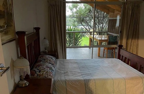 Warneet House | Entire home in Cannons Creek, Australia