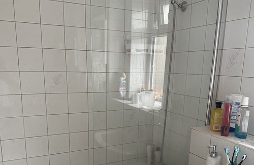 Tilbury House | Beautiful 3 bedroom house in Tilbury ,close to Amazon LCY2. Ideal for Amazonians
