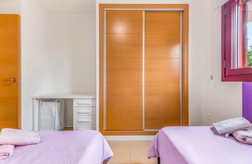 Mil Palmeras Apartment | Apartment 'Gran Terraza Vistas Mar' with Shared Pool, Wi-Fi and Air Conditioning