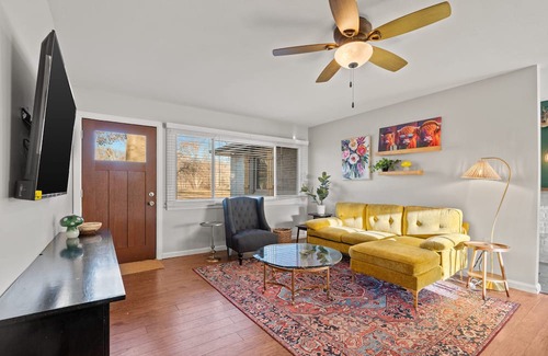 Iowa City House | Walk to campus The City Park Pad
