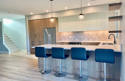 Vernon House | Middleton Mtn 1600 sq. ft on Park with hot tub