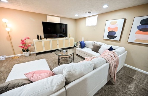 Lincoln House | Central Location - Great for Groups - Sleeps 16