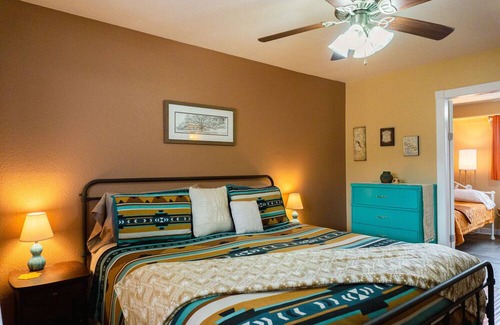 Alamogordo Cottage | Alamo Cottage - 1 Gig Internet, King Bed, Southwest decor, Fully stocked kitchen