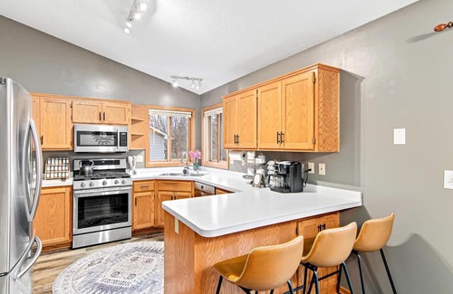 Blaine House | Blaine Oasis: Close to TPC-Sports Ctr, Outdoor Grill & Fire Pit, Family Friendly