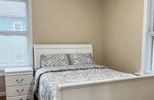 Meriden Apartment | Charming 2-Bedroom Apartment