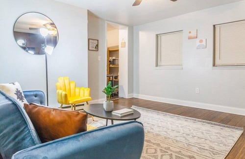 Allentown House | Buffalo - Allen Street 1