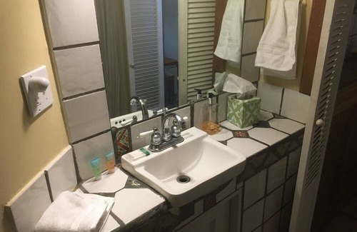 Ravenna Cottage | Willow Creek Cabin Secluded Guesthouse, Wooded lot