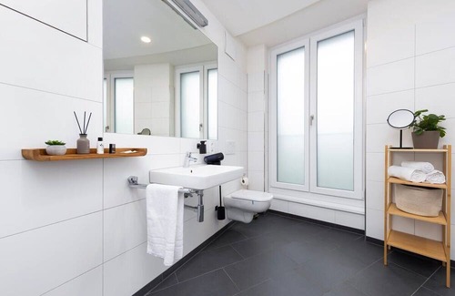 Innere Vorstadt Apartment | Spaciousliving 2R 65m2 City Center+free Parking