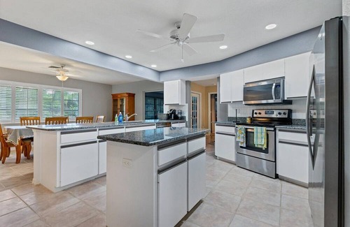 Pebble Beach Apartment | 3 Bedroom House 728530 by Houzlet