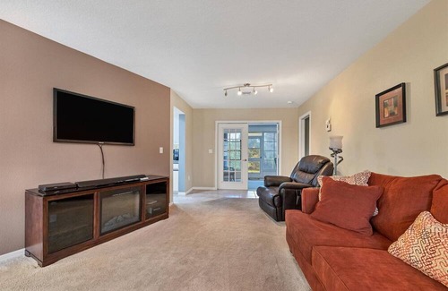 Pebble Beach Apartment | 3 Bedroom House 728530 by Houzlet