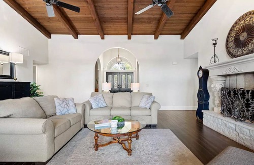 Forty Niners Country Club Estates House | Elegant Country Club Getaway Right Off The Fairway! 4bd/3bth/Air-Hockey