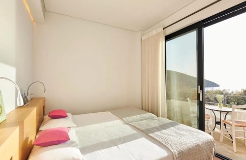 Kitries Villa | ISholidays OnlyAdults CapeKitries2RoomsSplitlevel
