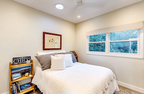 Point Loma Cottage | Inspiring cottage in the perfect location with bohemian finishes & lovely deck