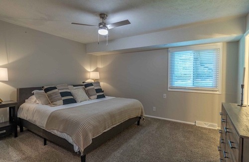 Millard House | Spacious 4 bedroom home sleeps 12 - ideal for CWS