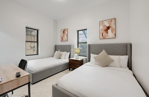 Bay Ridge House | City Escape: Charming Gem in Brooklyn's Vibrant Locale