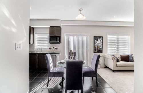 Brantford House | Spacious Comfort: 4 Bedroom Home For Modern Living