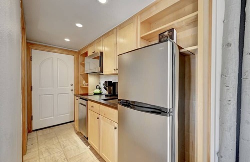 Kerr Gulch Apartment | Luxury Mountain Retreat near the lake & downtown!