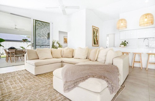 Trinity Beach House | Serenoa - Your Ultimate Family Oasis in Trinity Beach