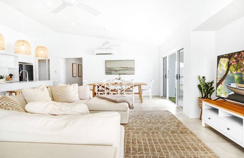 Trinity Beach House | Serenoa - Your Ultimate Family Oasis in Trinity Beach