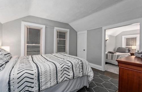 Rosedale House | Cozy Home Near KU Med/St Lukes
