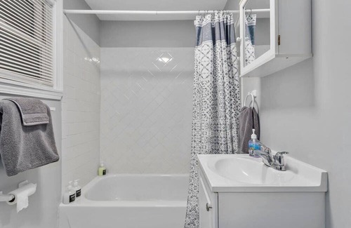 Rosedale House | Cozy Home Near KU Med/St Lukes