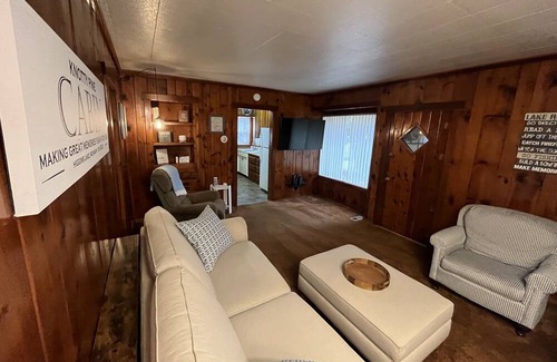 Higgins Lake Cabin | 4 minute walk to water access! New mattresses, Game Room and outdoor Fire Pit!