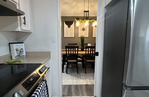 Parkside House | Casa Heights 3BD, Great for Couples or Groups!
