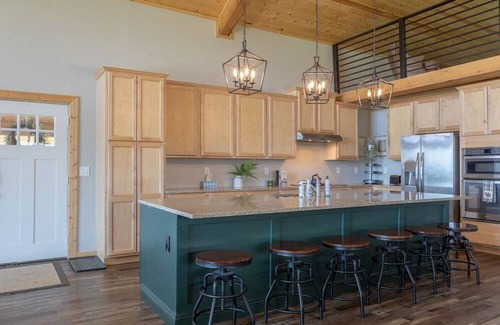 Star Valley Ranch House | Canyon Pines Retreat ⁓Snowmobilers Dream ⁓Hot Tub