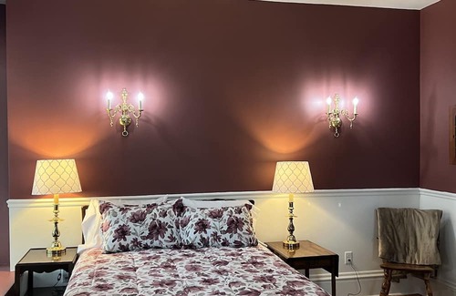 Janesville Bed & Breakfast | Century Elms Bed and Breakfast