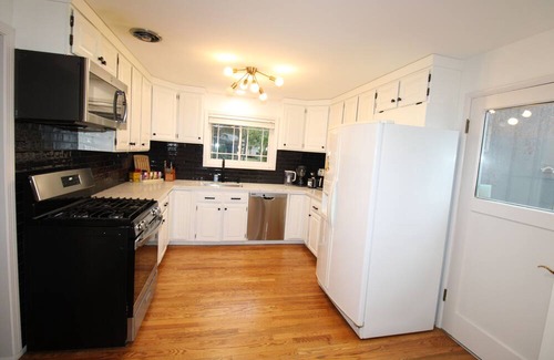 Mercer Island House | 3040 90th PL SE Mercer Island