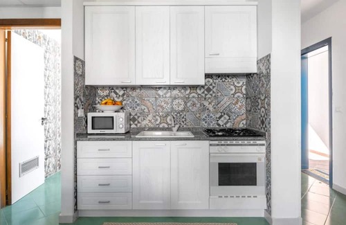 Vignacastrisi Apartment | Casa Metide - Moderno Trilocale a due passi dal mare di Castro