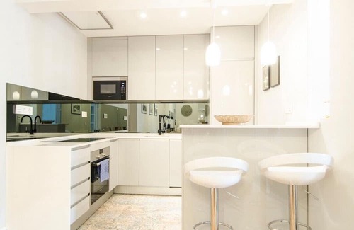 Golden Triangle of Art Apartment | 4 bedrooms 3 bathrooms furnished - Atocha - spacious