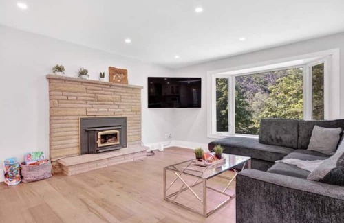 Caledon Cottage | Luxury 4 BR 3 BA Cottage Surrounded By Nature