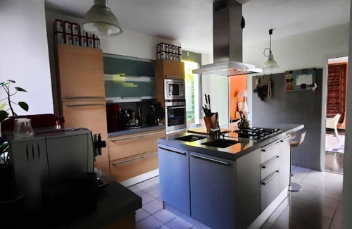 Saint-Gratien Villa | Homerez - Villa for 8 ppl. with swimming-pool and garden at Saint-Gratien