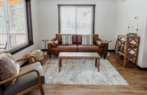 Creston Cabin | Nordic Cottage Style Cabin. 30 Mins from Glacier Park. Mtn Views and Pond Onsite